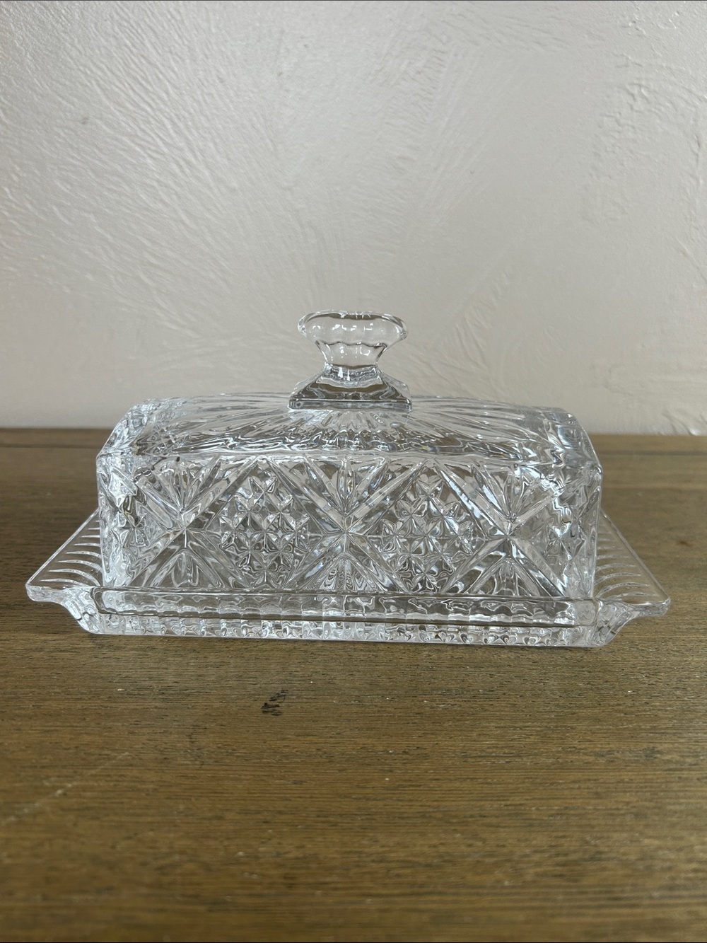 Godinger Dublin Clear Cut Crystal Butter Dish with Lid. Traditional Diamond Cut.